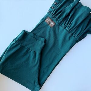 Matilda Jane Women’s big ruffles GUC. Color is green super cute buttons medium